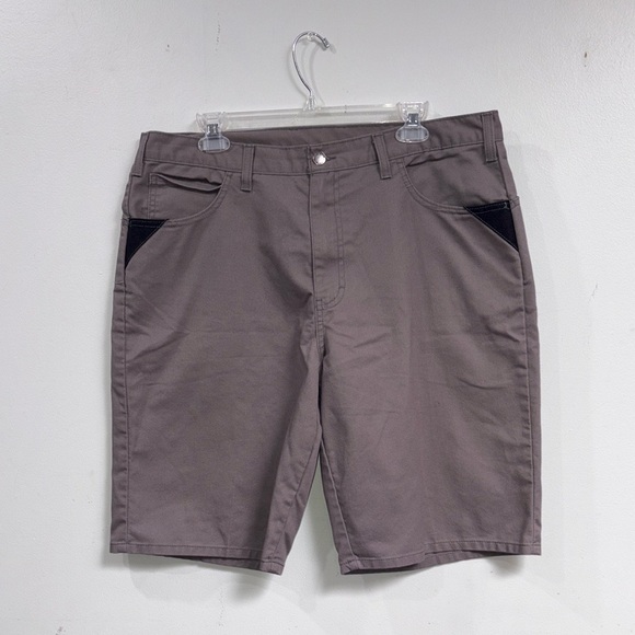 Dickies Men's Gray Flat Front Shorts - Picture 1 of 6
